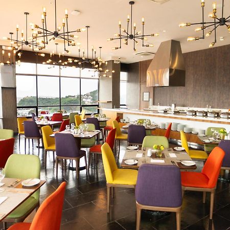Doubletree By Hilton Guayaquil Hotel Екстериор снимка