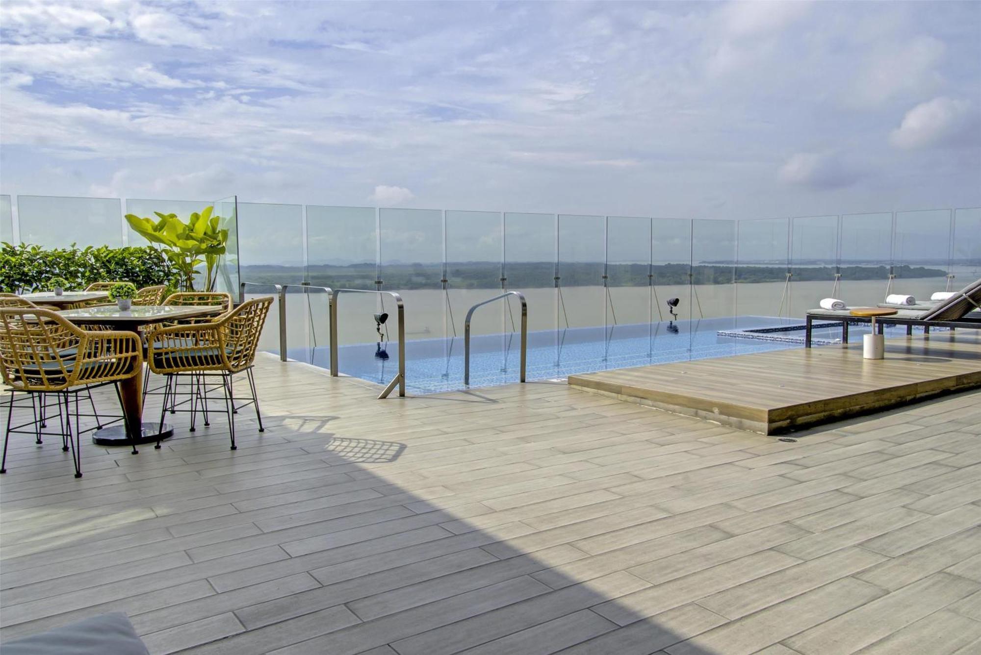 Doubletree By Hilton Guayaquil Hotel Екстериор снимка