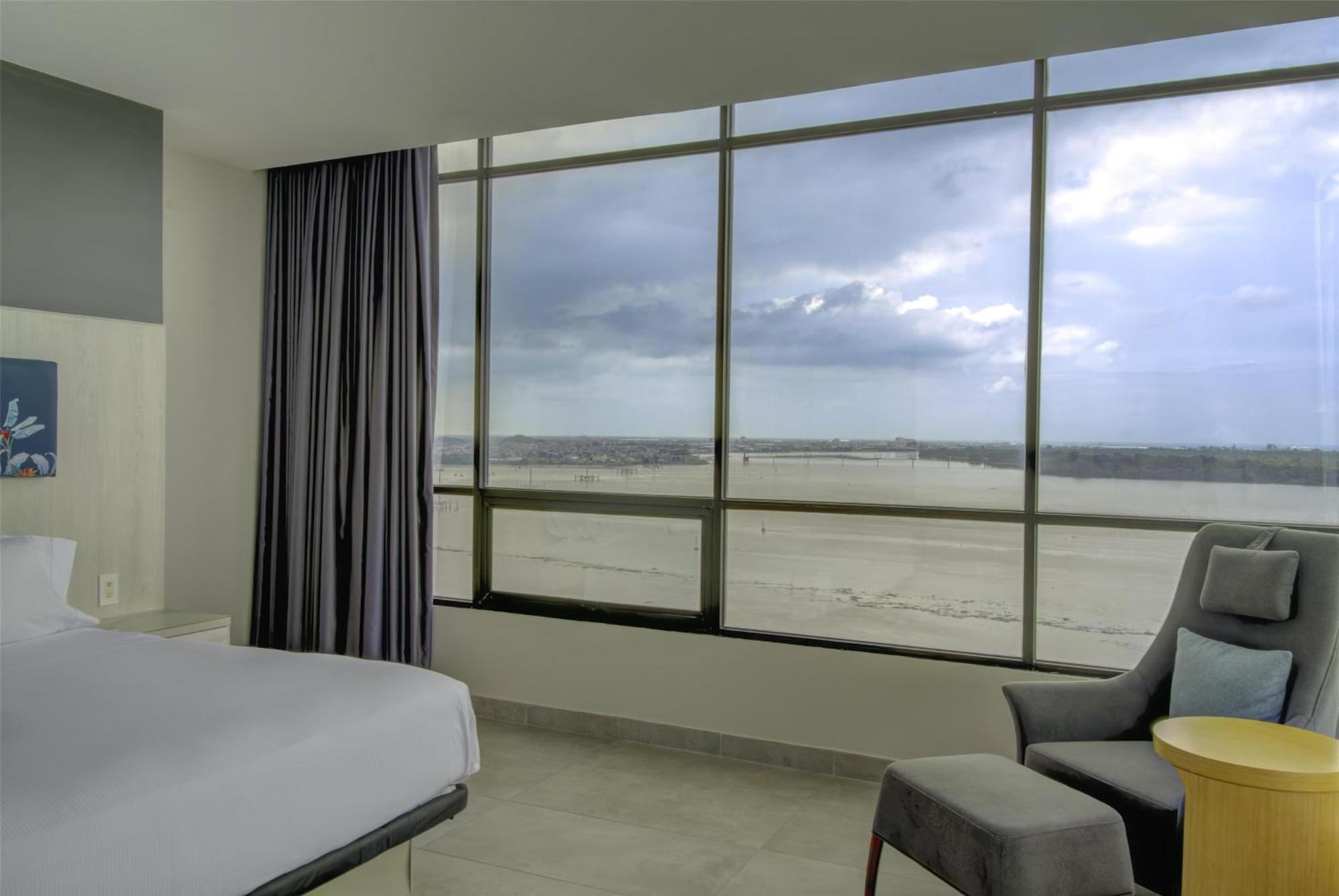 Doubletree By Hilton Guayaquil Hotel Екстериор снимка